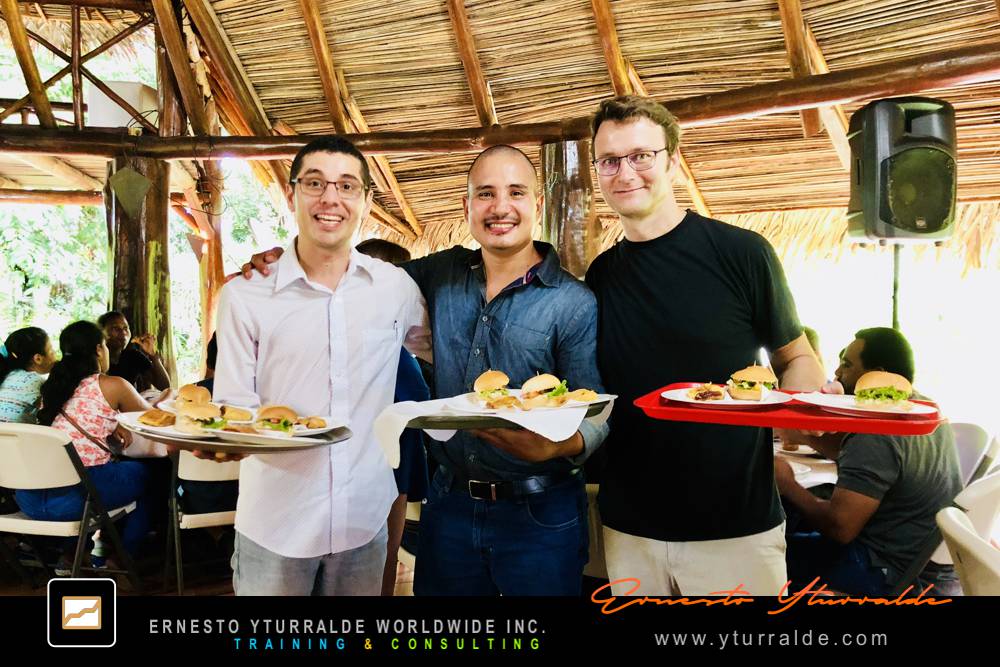 Team Building Cali Colombia | Actividades outdoor con cuerdas bajas para generar confianza en equipos