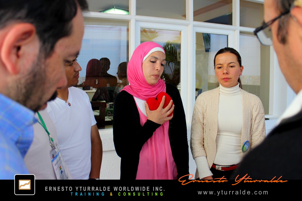 Team Building Cali Colombia | Talleres corporativos con cuerdas bajas para fortalecer la cultura organizacional
