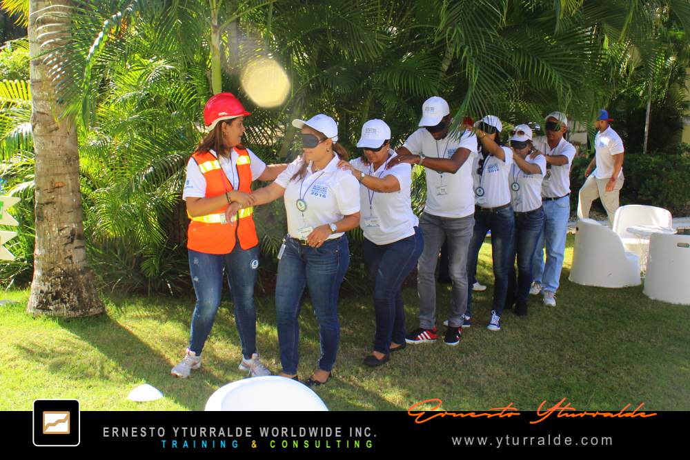 Team Building Cali Colombia | Dinámicas vivenciales con cuerdas bajas para la integración de equipos