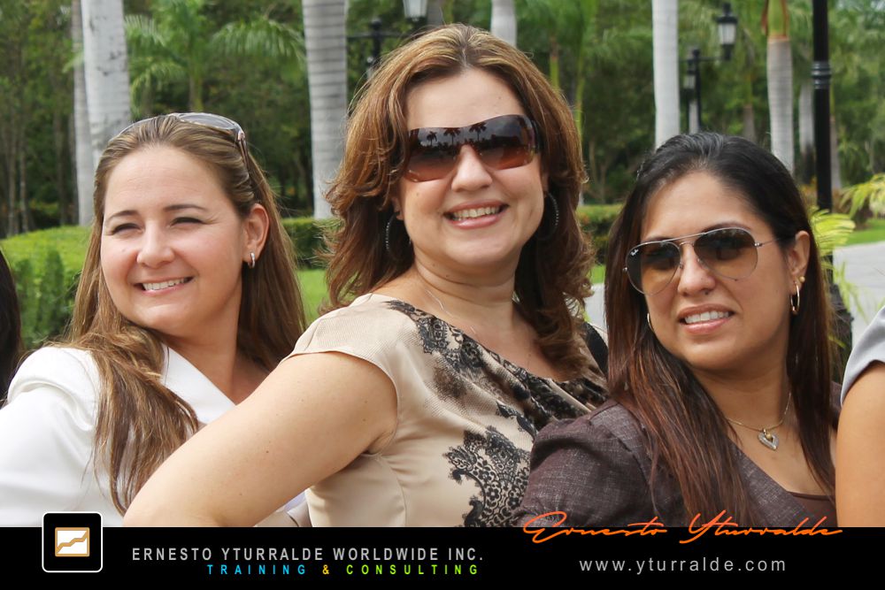 Team Building Cali Colombia | Actividades outdoor con cuerdas bajas para generar confianza en equipos